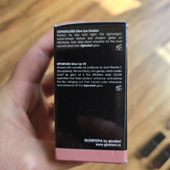 glowiest Touches Set 9 Glow Lip oil/lipstick,9 Glow Eye shadow bundle of 3 boxes - Picture 5 of 8